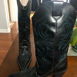 black cow girl boots
